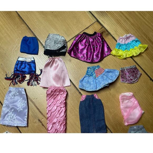 Lot of 19 Barbie Doll Skirts. Fashion. Prints. Mini. Long. Formal   VTG? - Picture 2 of 8